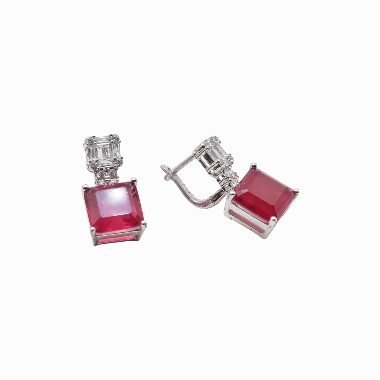 Julia Hoops