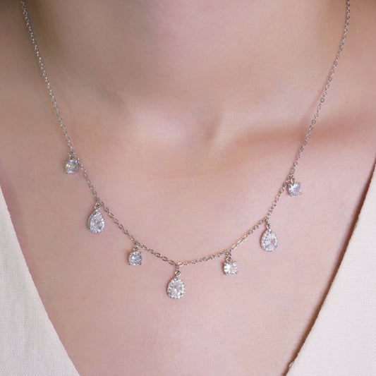 Mía Necklace