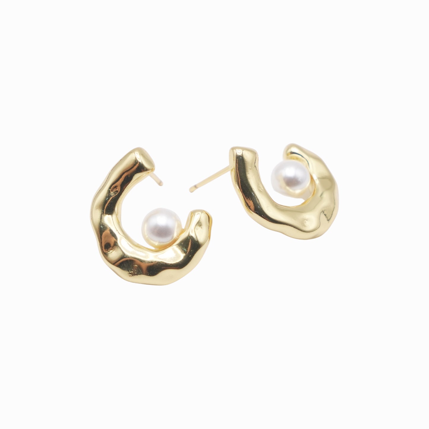 Delia Studs