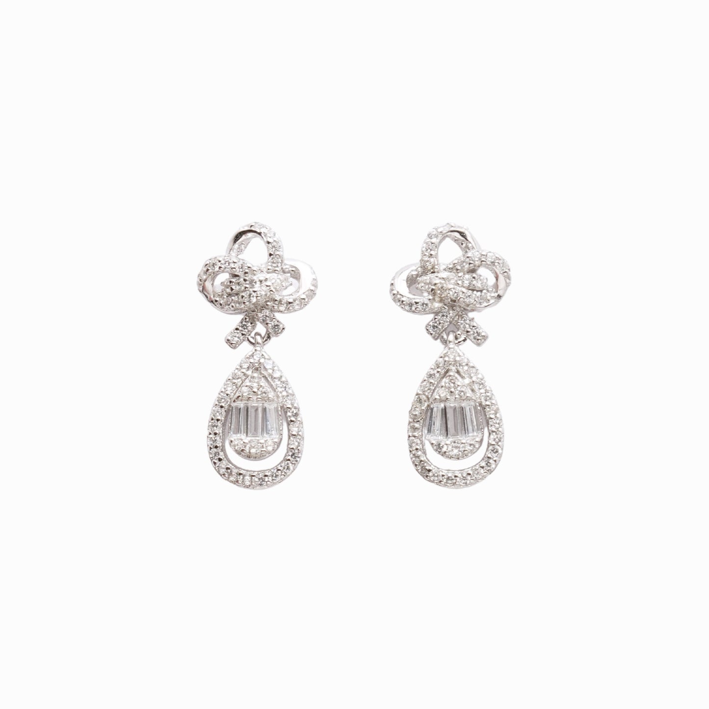 Elisa Studs